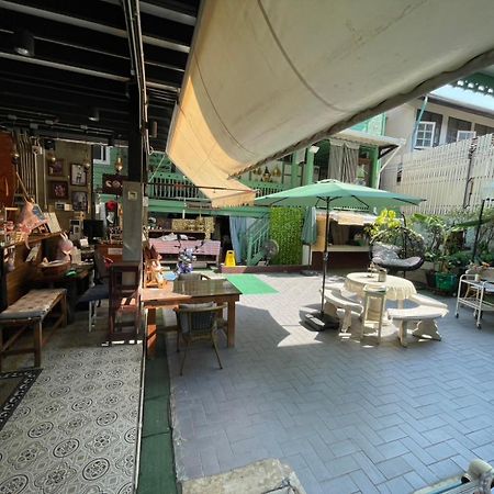 Green Teak House Bangkok Exteriör bild