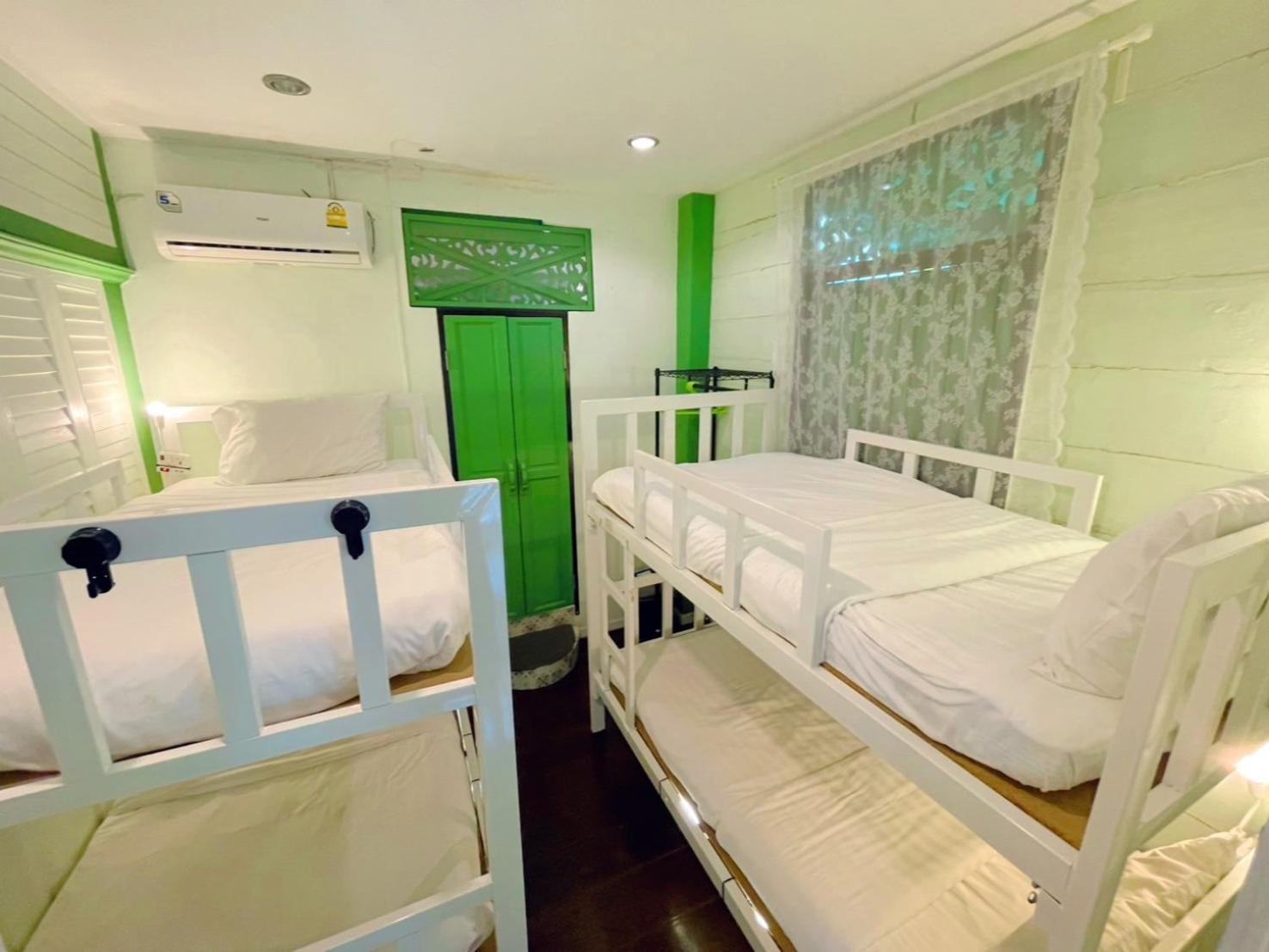 Green Teak House Bangkok Exteriör bild