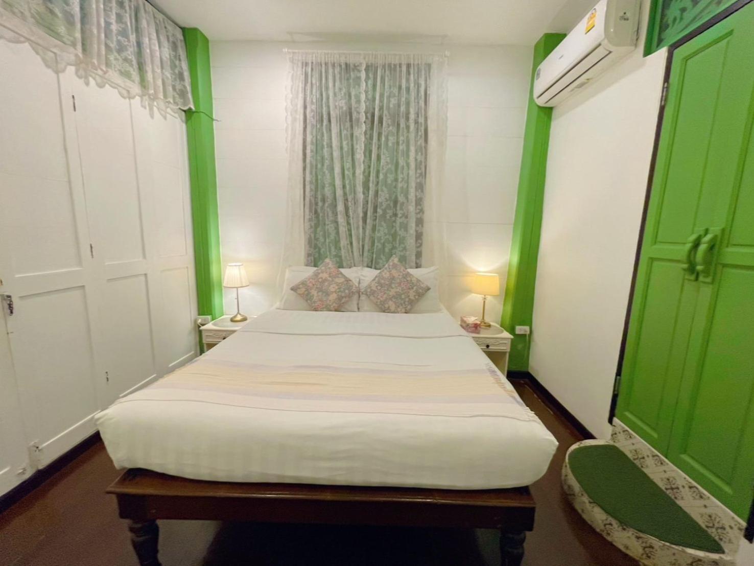 Green Teak House Bangkok Exteriör bild