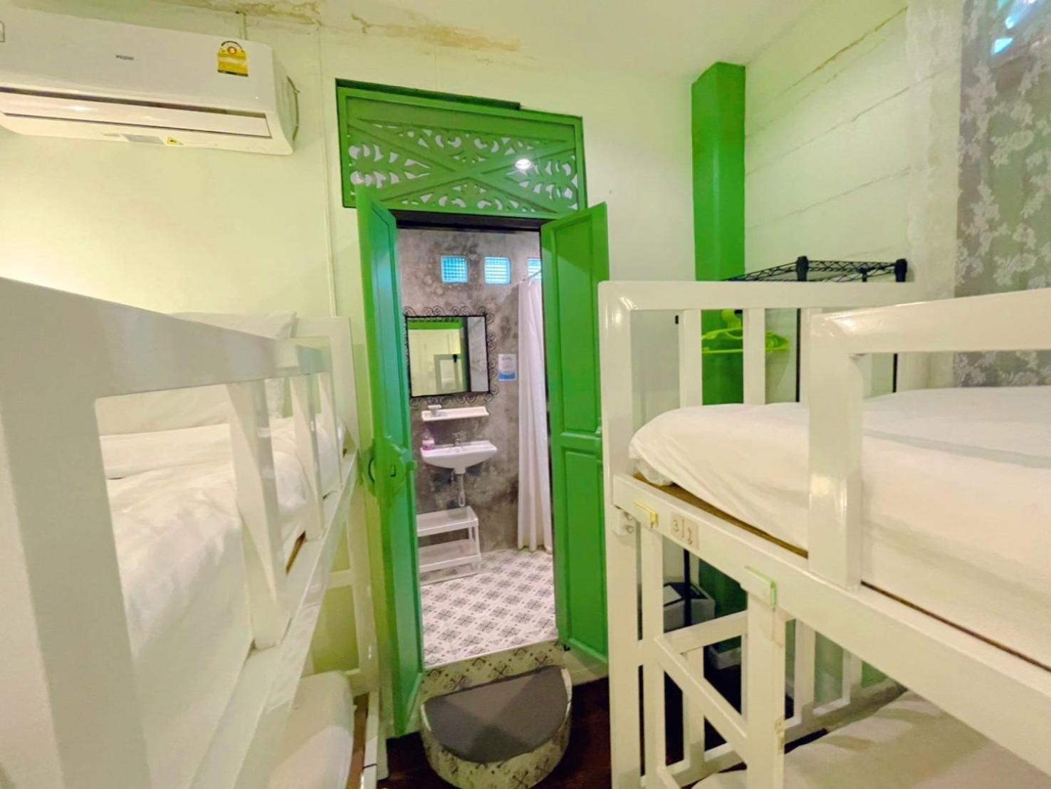 Green Teak House Bangkok Exteriör bild