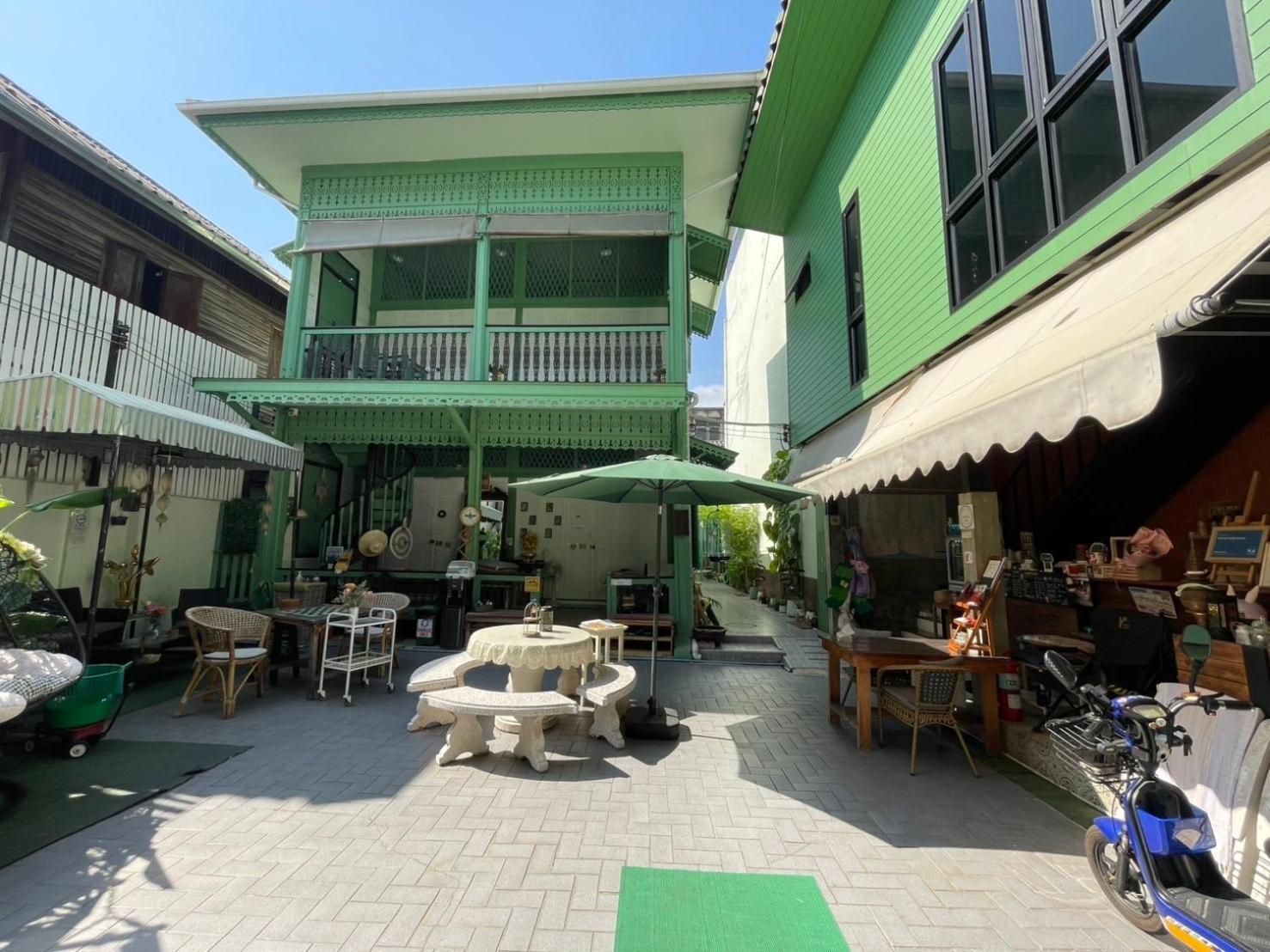 Green Teak House Bangkok Exteriör bild