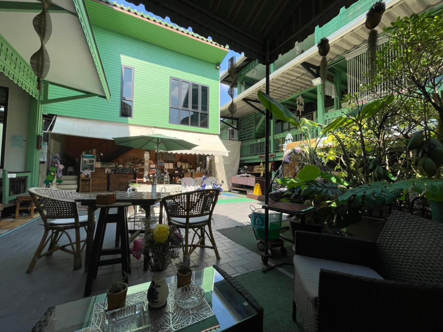 Green Teak House Bangkok Exteriör bild