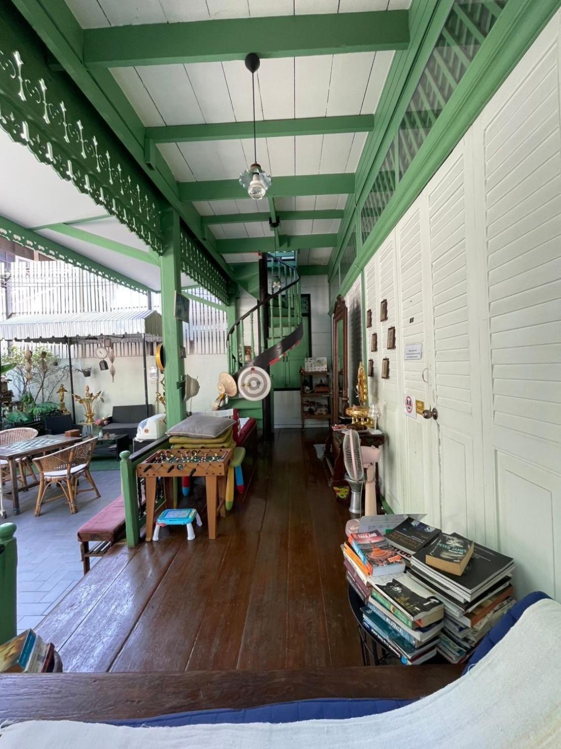 Green Teak House Bangkok Exteriör bild