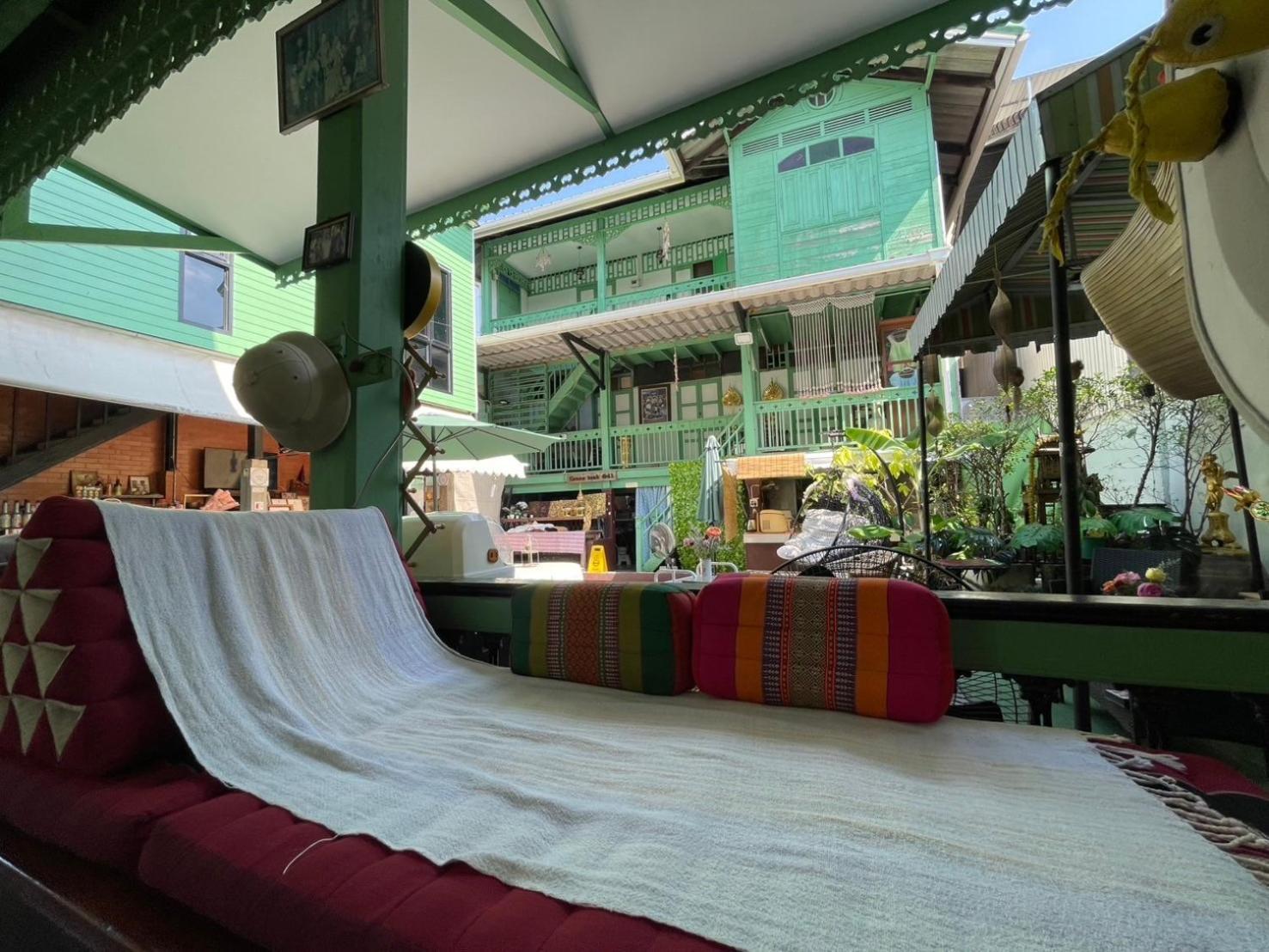 Green Teak House Bangkok Exteriör bild