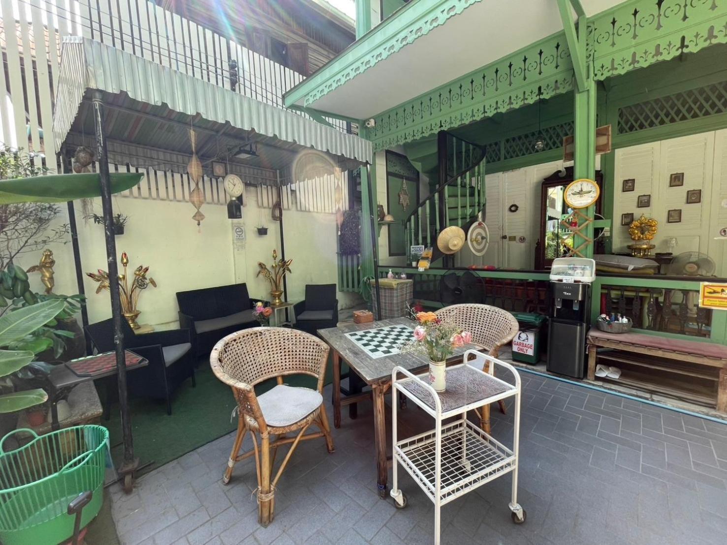 Green Teak House Bangkok Exteriör bild