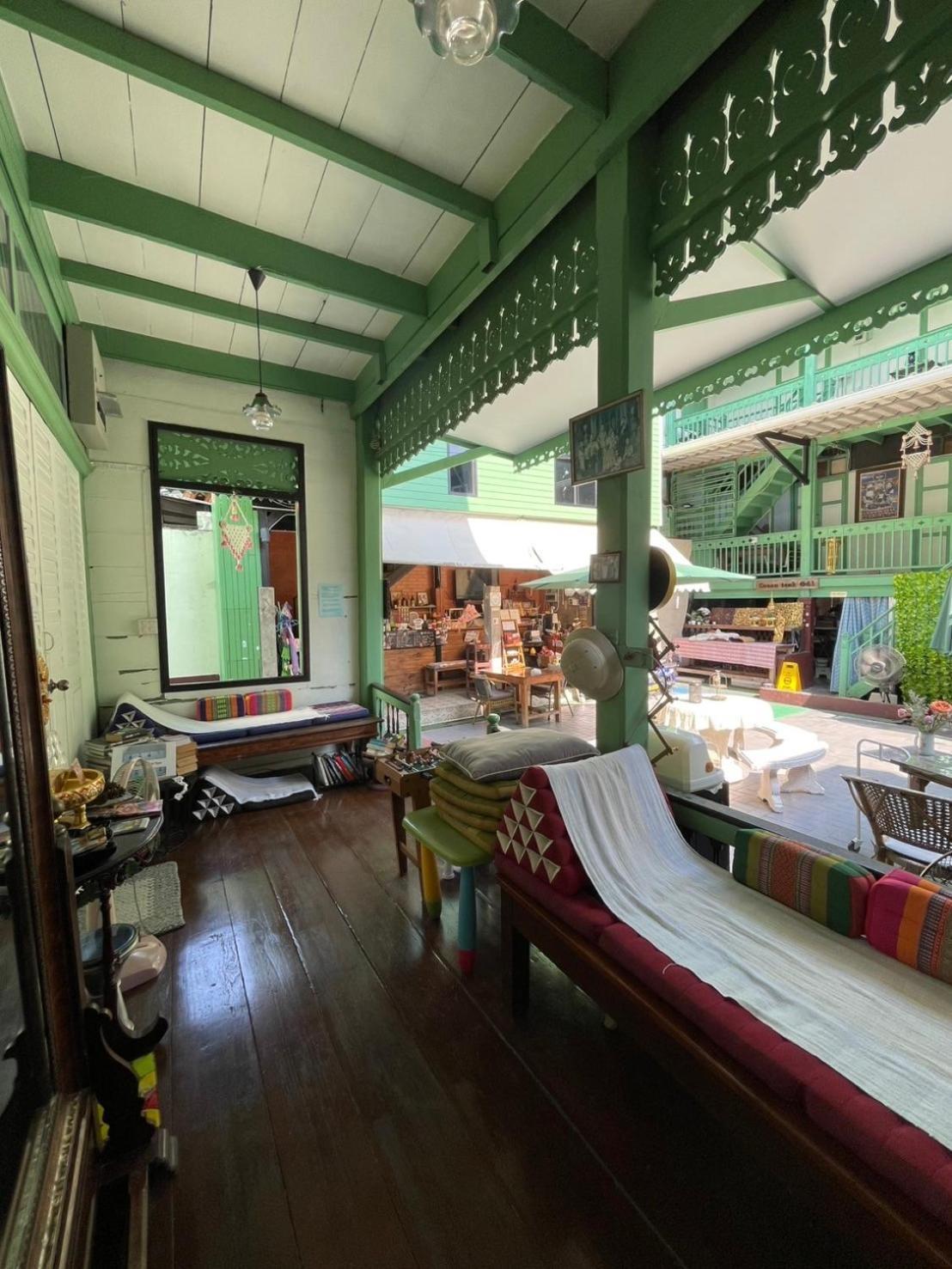 Green Teak House Bangkok Exteriör bild