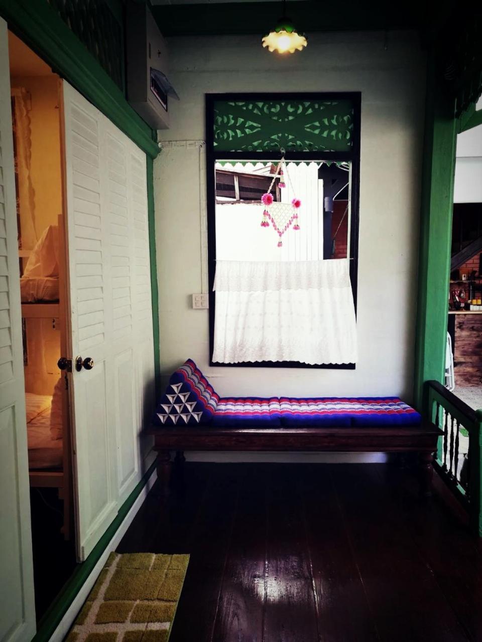 Green Teak House Bangkok Exteriör bild
