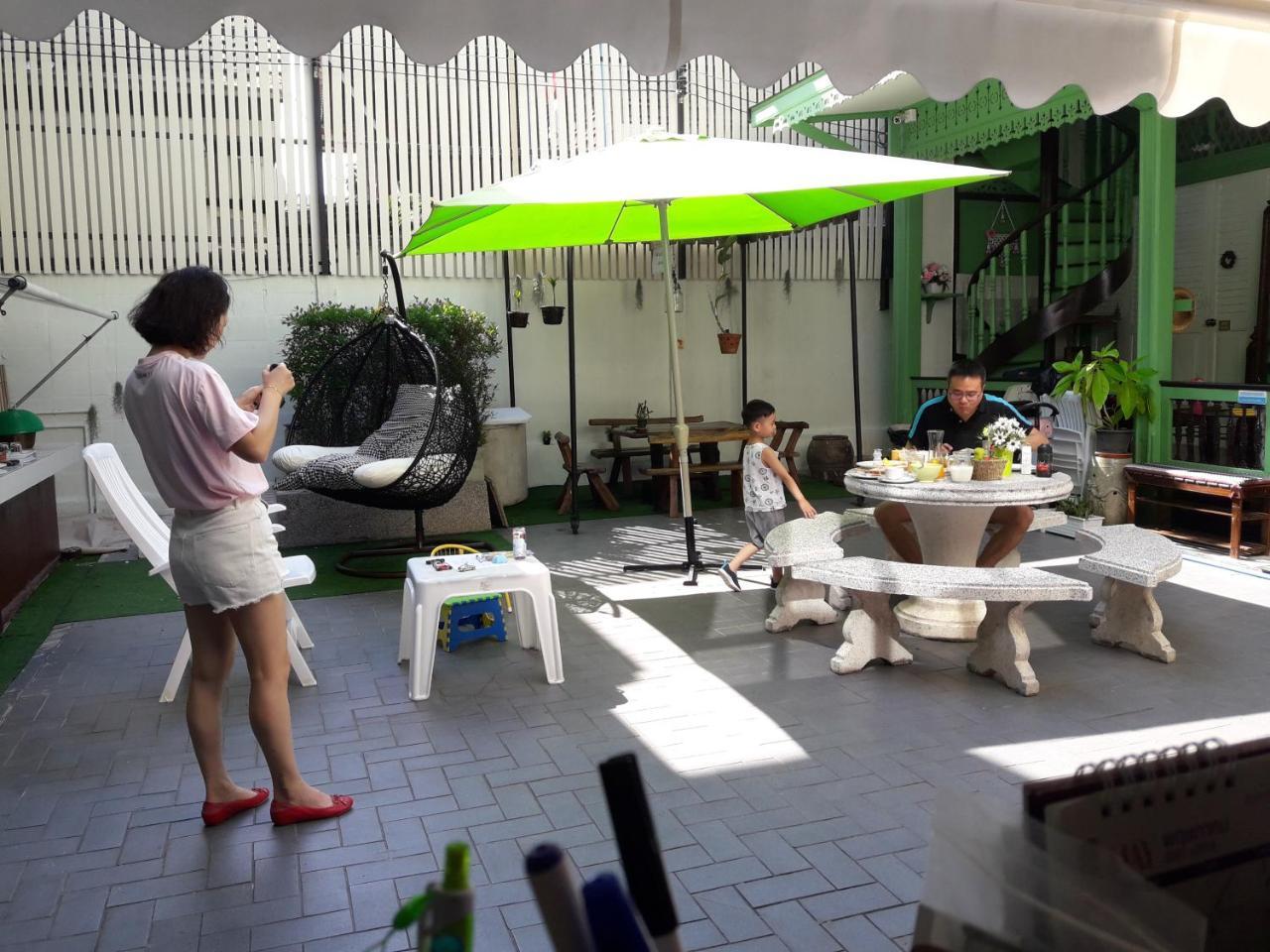 Green Teak House Bangkok Exteriör bild