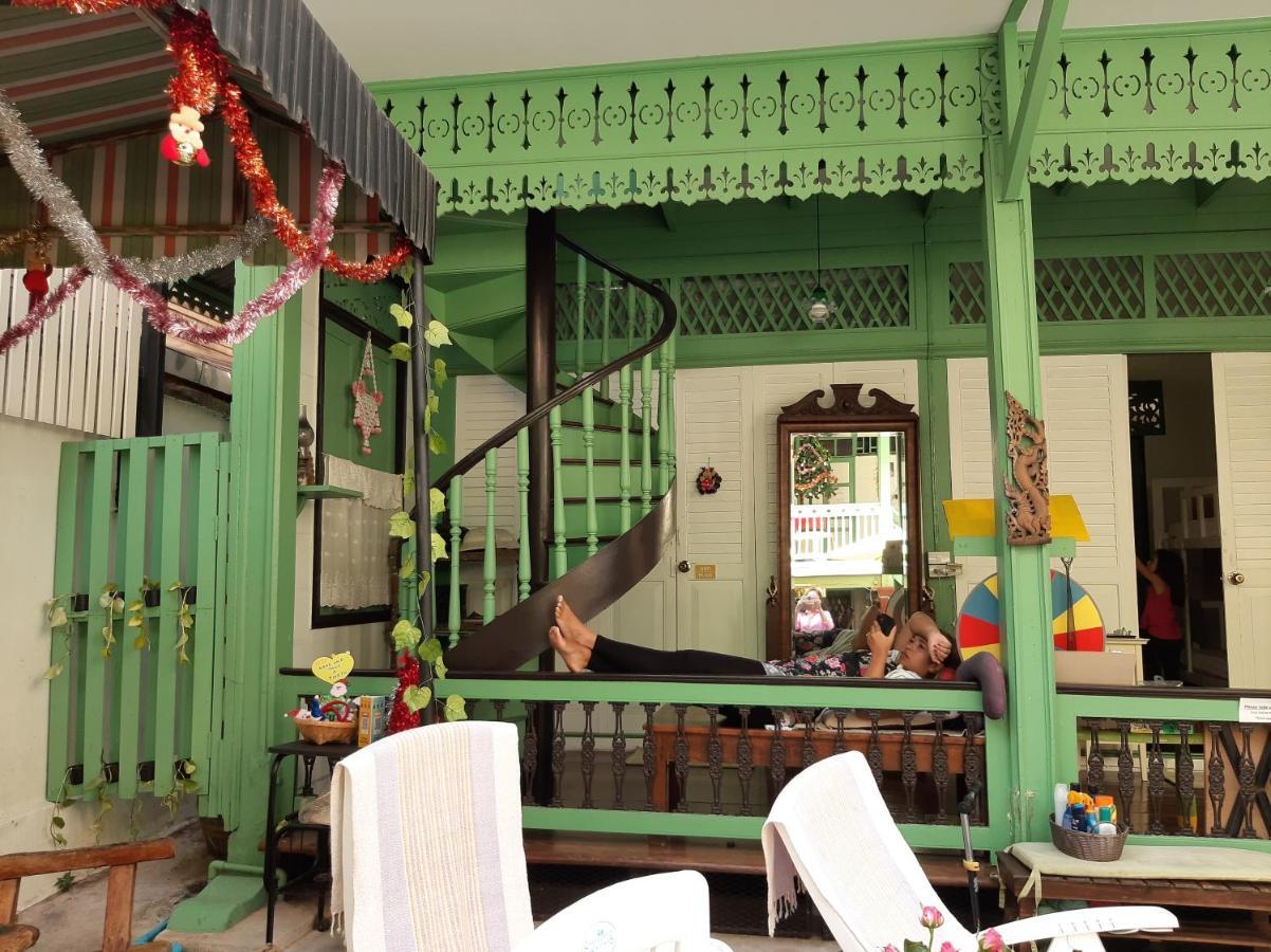 Green Teak House Bangkok Exteriör bild